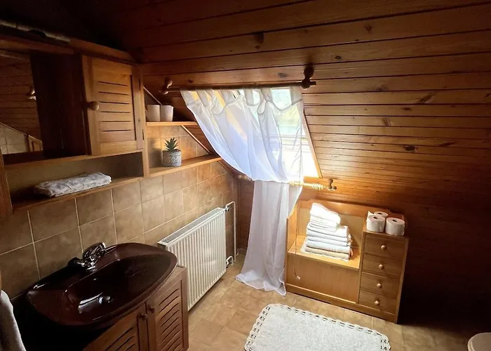 Lakeview Elizabeth Bled