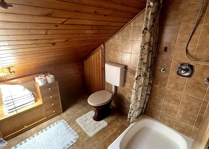 Lakeview Elizabeth Bled